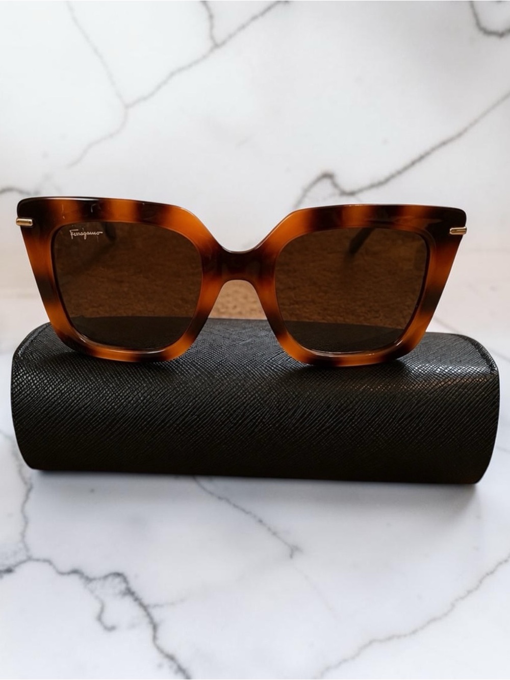 Salvatore Ferragamo EUC SF1041S 238 Havana Sunglasses